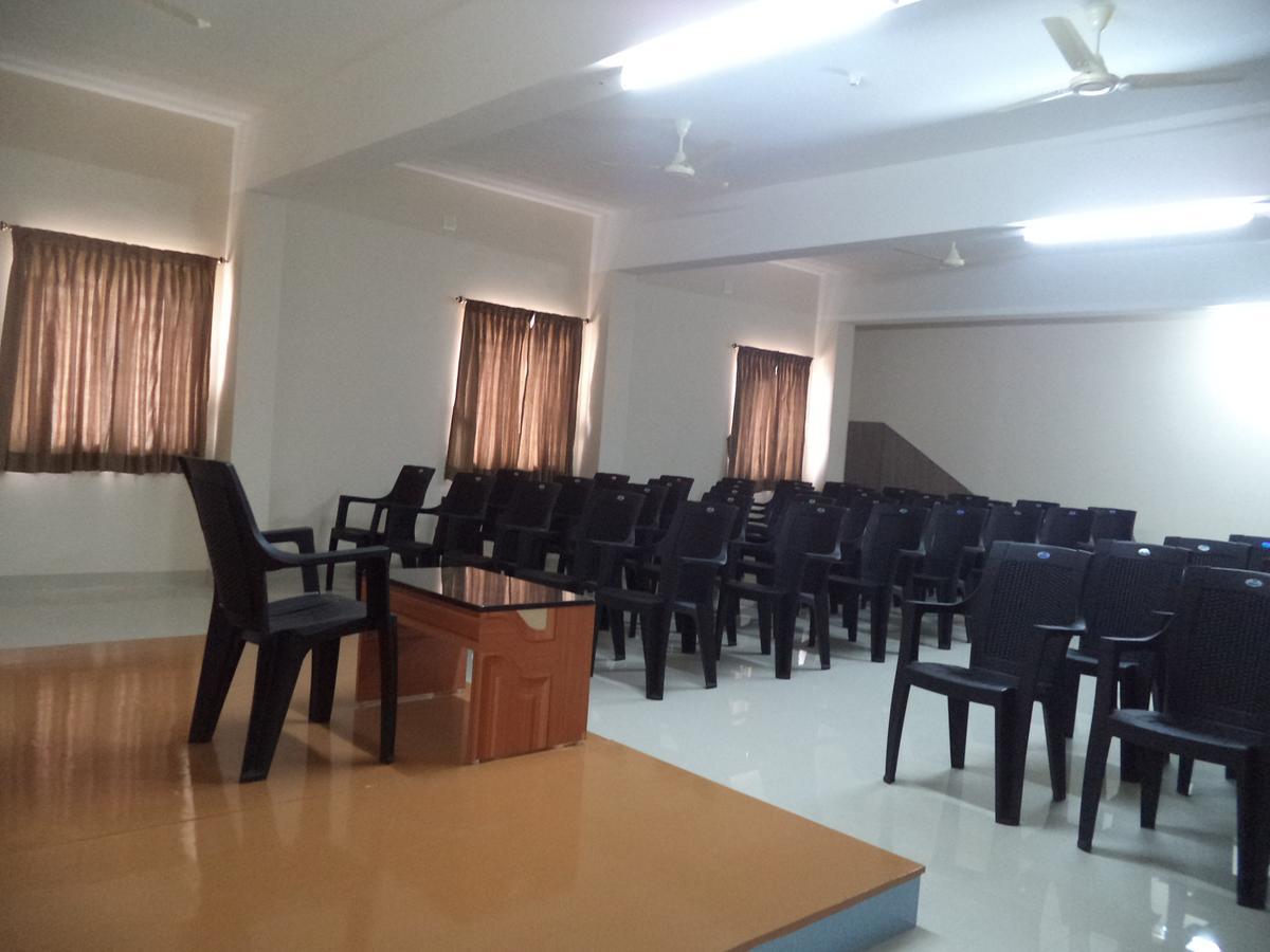 Hotel Gokulgrande Erode Ngoại thất bức ảnh