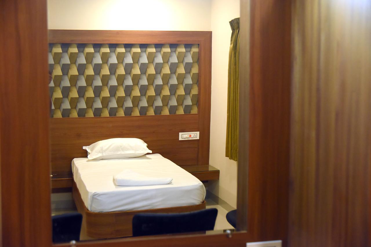 Hotel Gokulgrande Erode Ngoại thất bức ảnh